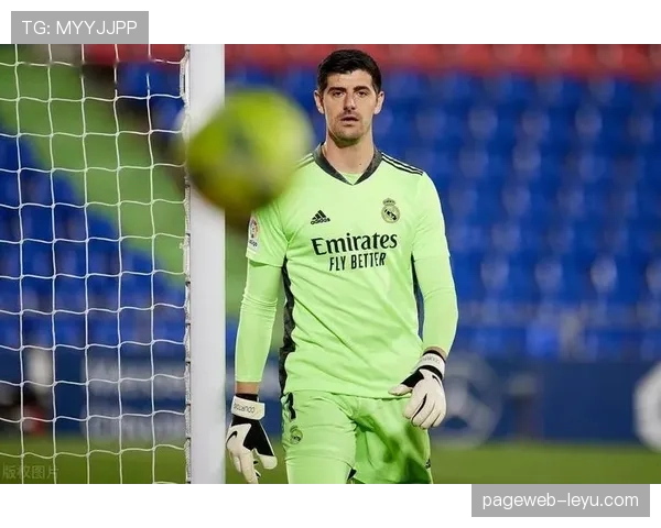 库尔图瓦复出首战神勇扑救，助球队力克强敌