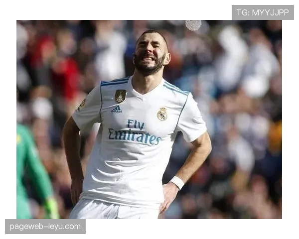 为什么说本泽马是最聪明的前锋?无球与串联的极致体现 为什么说本泽马是最聪明的前锋?无球与串联的极致体现