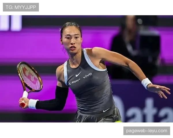 郑钦文私照把我打懵，赛场拼命三郎、朋友圈像精品店